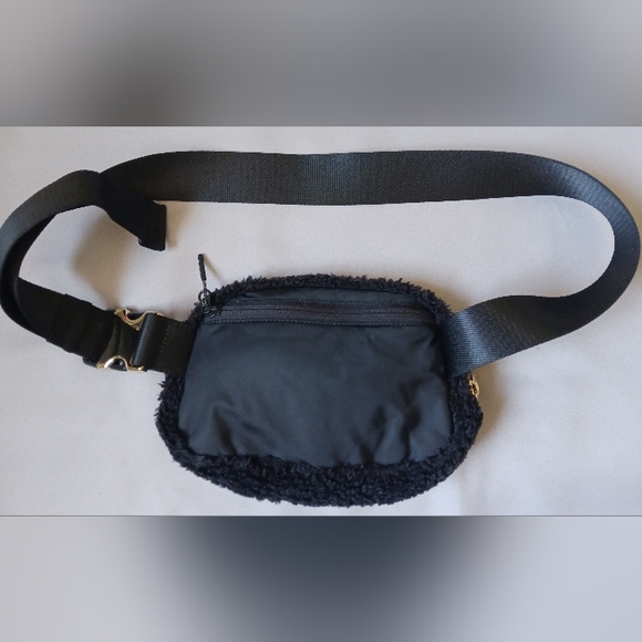 EUC Lululemon Waist Bag - Picture 3 of 8